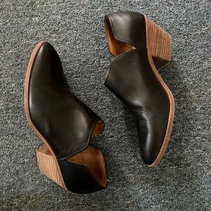 Madewell Black Leather Shoes - size 7